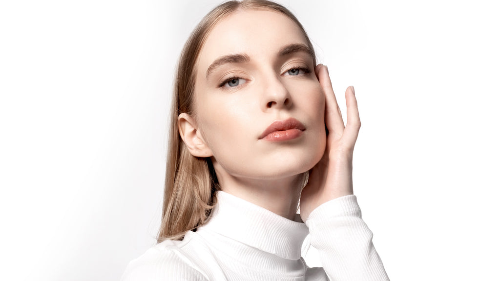 MIHI Leichte Foundation mit Hyaluronsäure Sand 30 ml